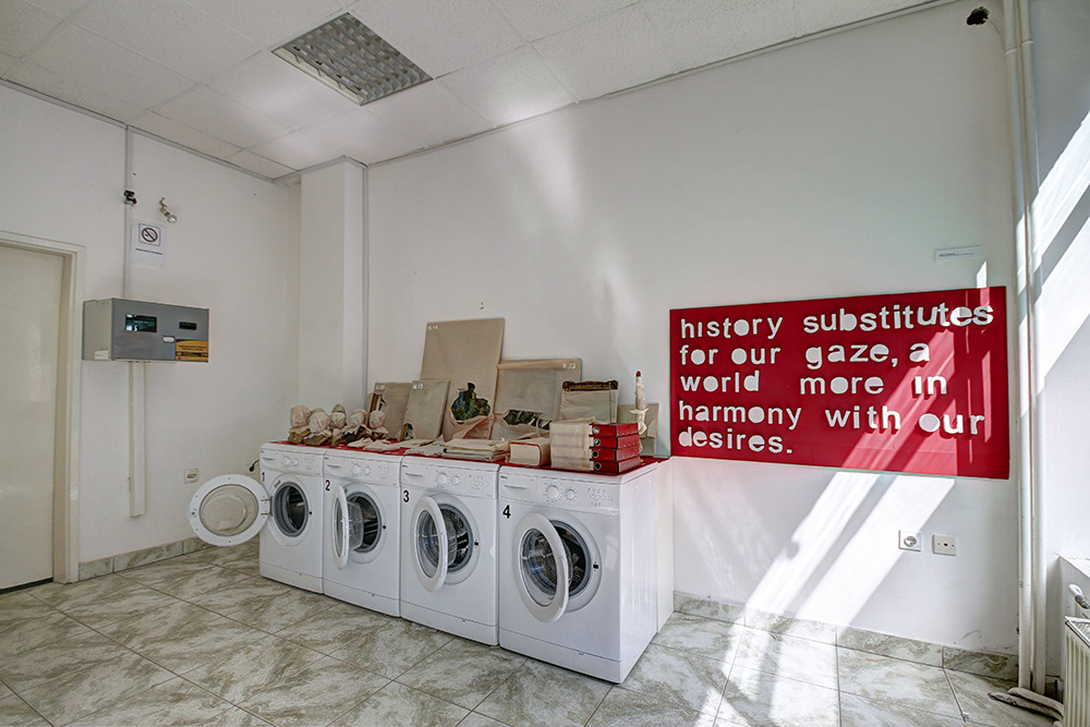 24 РЕВОЛУЦИИ ВО СЕКУНДА, 2012, објекти и текст